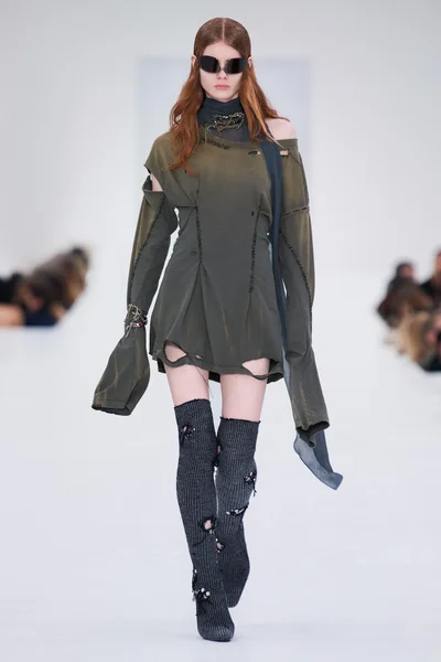 Look 35
